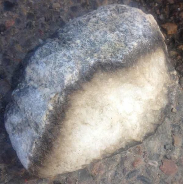 Камень белого нефрита